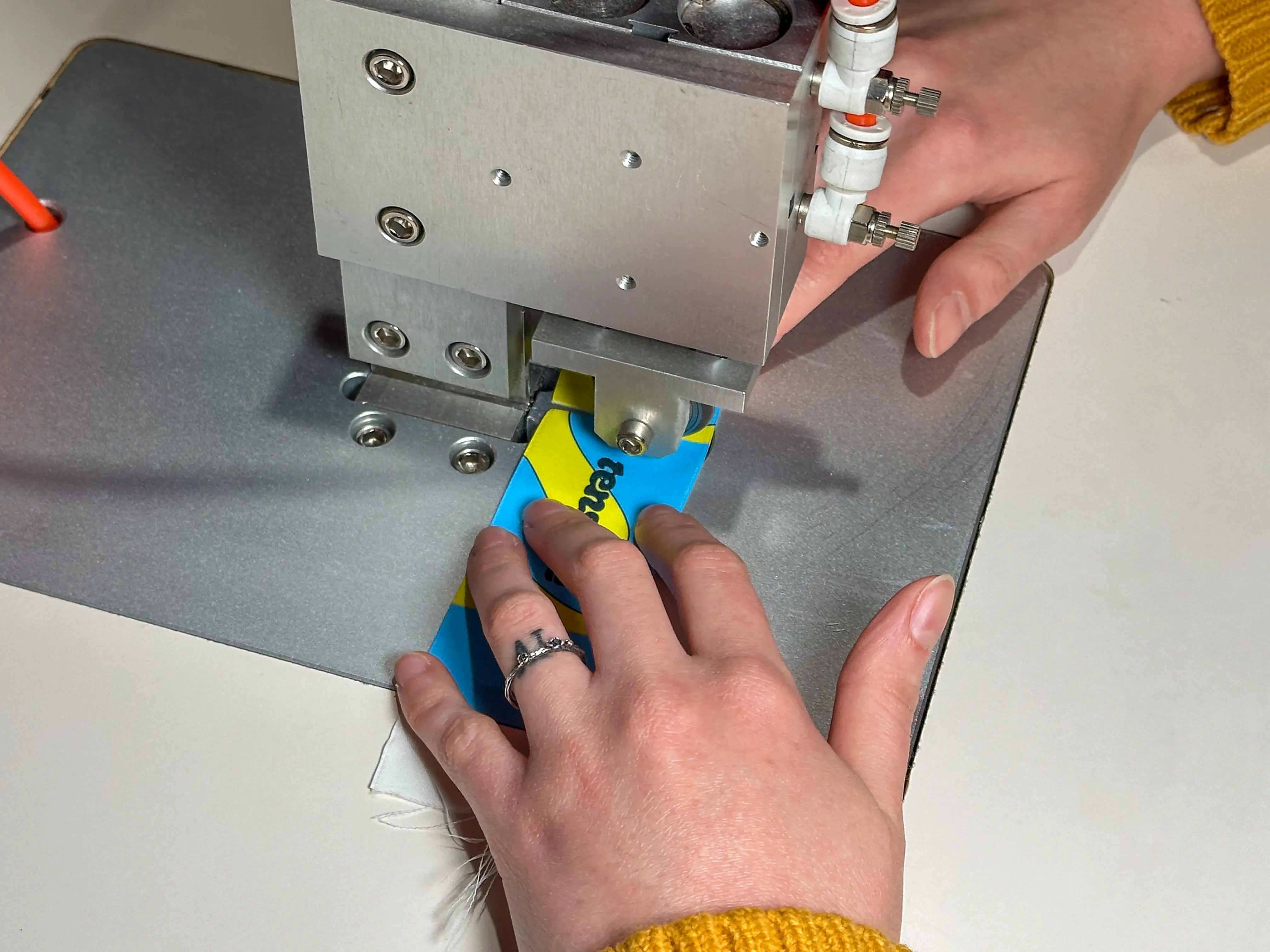 fast clothing labels image